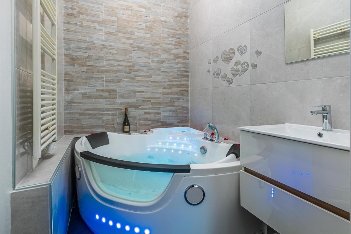 Apartmán Havre De Paix Jacuzzi Asnières Exteriér fotografie